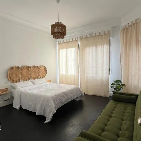 Quarto em Acomodações Particulares Ht Miribilla Turísticas Con Baños Compartidos Sin Ascensor *