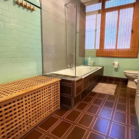 Quarto em Acomodações Particulares Ht Miribilla Turísticas Con Baños Compartidos Sin Ascensor *