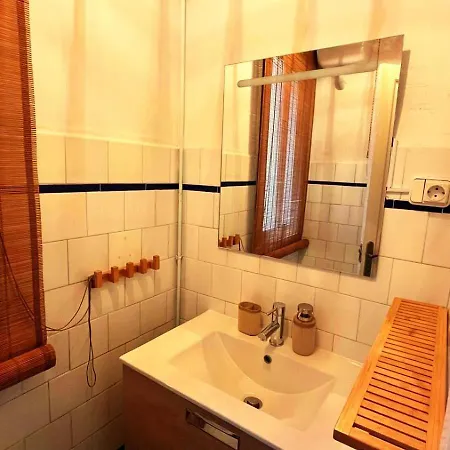 Ht Miribilla Turisticas Con Banos Compartidos Sin Ascensor Homestay Bilbao